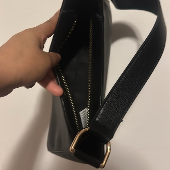 Black hangbang - Picture 2 of 3